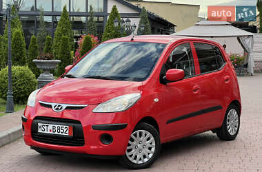 Хэтчбек Hyundai i10 2010 в 