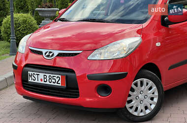 Хэтчбек Hyundai i10 2010 в 