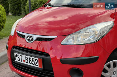 Хэтчбек Hyundai i10 2010 в 
