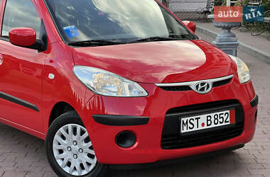Хэтчбек Hyundai i10 2010 в 
