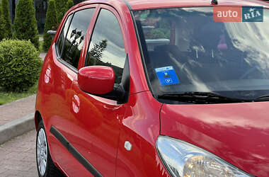 Хэтчбек Hyundai i10 2010 в 