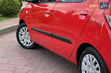 Хэтчбек Hyundai i10 2010 в 