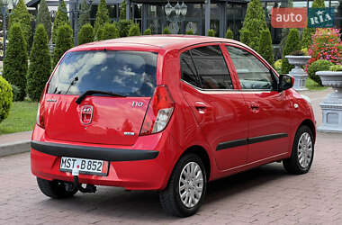 Хэтчбек Hyundai i10 2010 в 