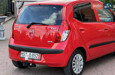 Хэтчбек Hyundai i10 2010 в 