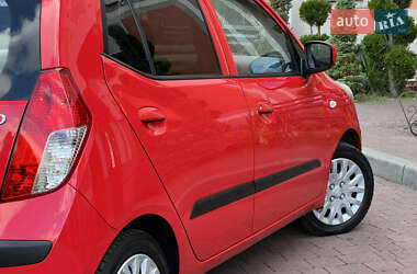 Хэтчбек Hyundai i10 2010 в 