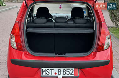 Хэтчбек Hyundai i10 2010 в 