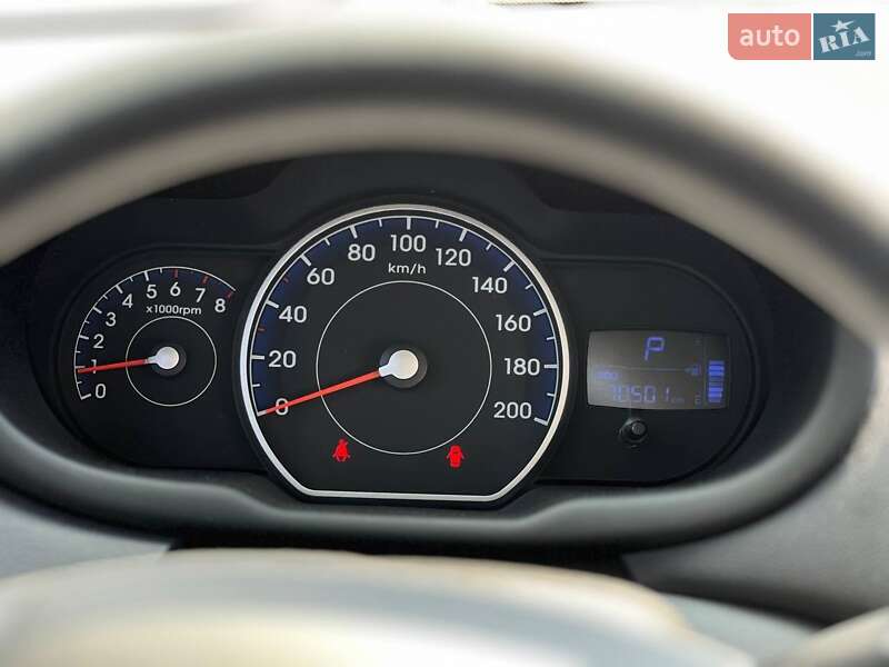 Хэтчбек Hyundai i10 2013 в Софиевской Борщаговке