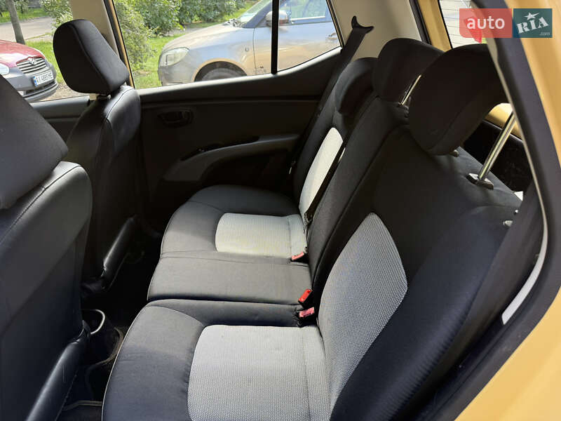 Хэтчбек Hyundai i10 2008 в Киеве