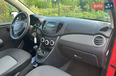 Хэтчбек Hyundai i10 2009 в 