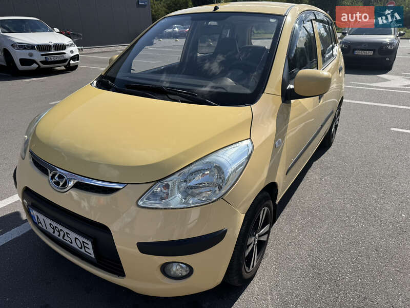 Хэтчбек Hyundai i10 2009 в 