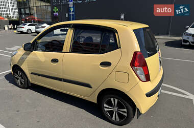 Хэтчбек Hyundai i10 2009 в 