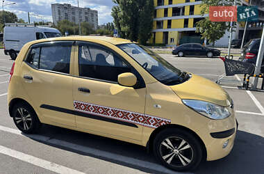 Хэтчбек Hyundai i10 2009 в 