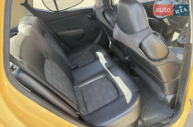 Хэтчбек Hyundai i10 2009 в 