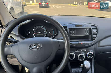 Хэтчбек Hyundai i10 2009 в 