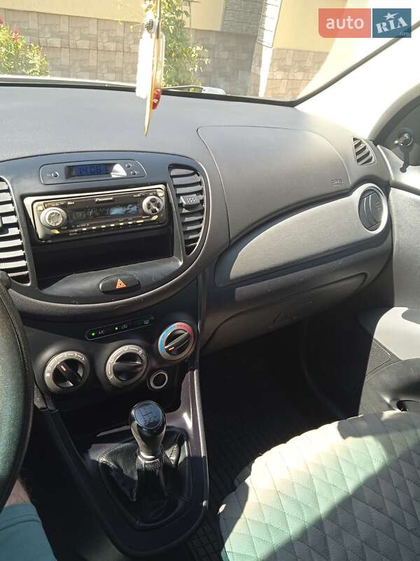 Хэтчбек Hyundai i10 2013 в Самборе фото 10 Хэтчбек Hyundai i10 2013 в Самборе