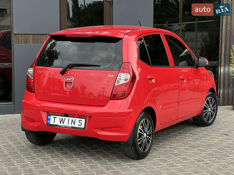 Хэтчбек Hyundai i10 2013 в Одессе