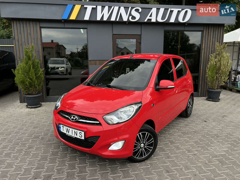 Хэтчбек Hyundai i10 2013 в Одессе