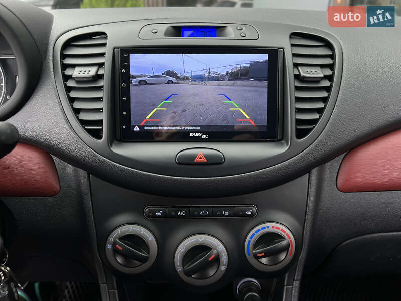 Хэтчбек Hyundai i10 2013 в Одессе