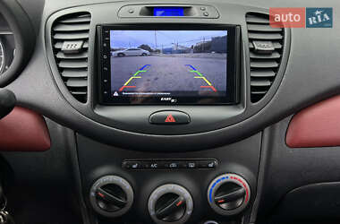 Хэтчбек Hyundai i10 2013 в 