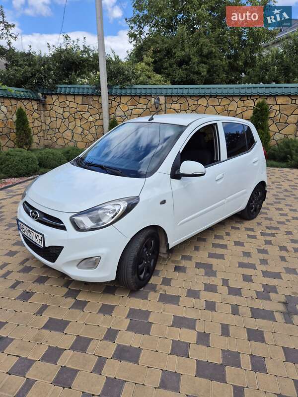 Хэтчбек Hyundai i10 2012 в Могилев-Подольске