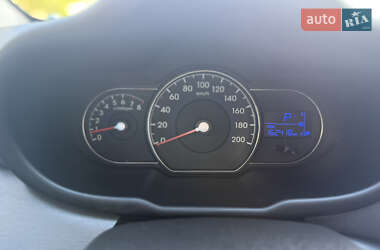 Хэтчбек Hyundai i10 2013 в 