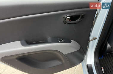 Хэтчбек Hyundai i10 2011 в 