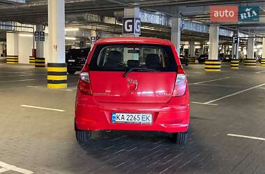 Хэтчбек Hyundai i10 2011 в 