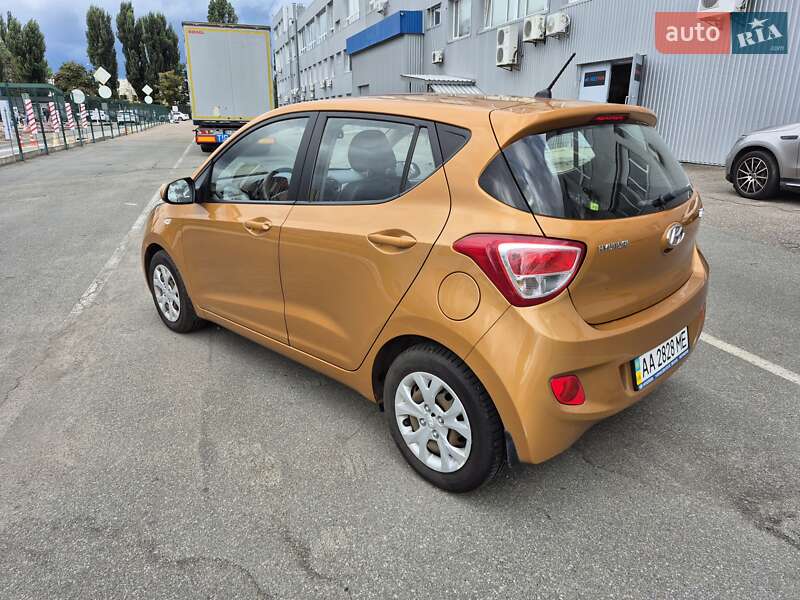 Хэтчбек Hyundai i10 2015 в Киеве