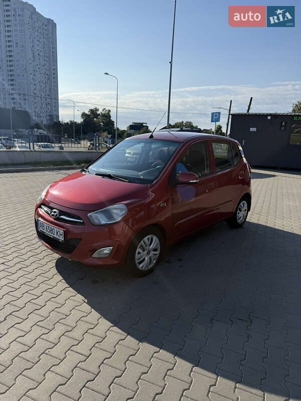 Хэтчбек Hyundai i10 2012 в 