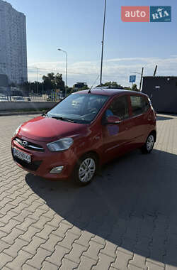 Хэтчбек Hyundai i10 2012 в 