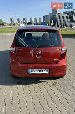 Хэтчбек Hyundai i10 2012 в 