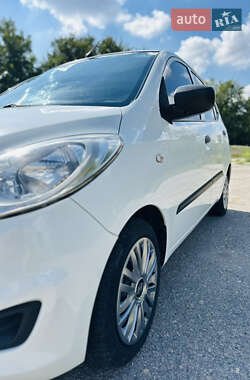 Хэтчбек Hyundai i10 2011 в Вольнянске