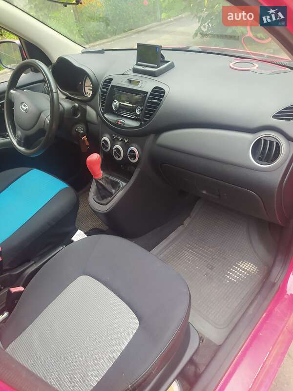 Хэтчбек Hyundai i10 2010 в Львове