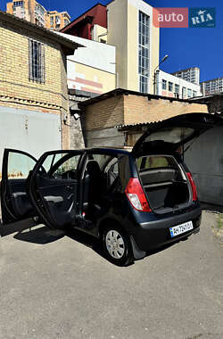 Хэтчбек Hyundai i10 2009 в 