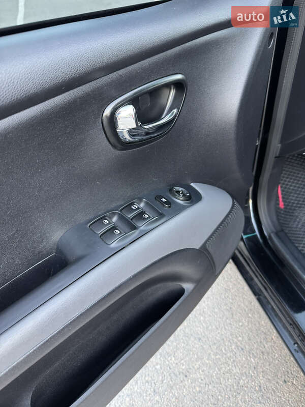 Хэтчбек Hyundai i10 2011 в Днепре фото 8 Хэтчбек Hyundai i10 2011 в Днепре