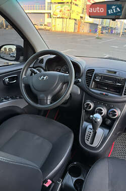 Хэтчбек Hyundai i10 2011 в 