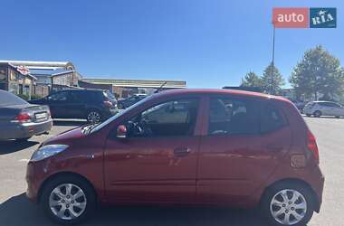 Хэтчбек Hyundai i10 2012 в 