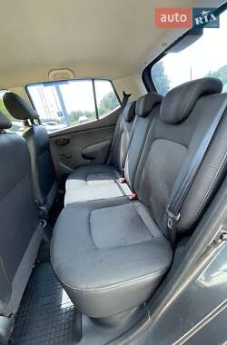 Хэтчбек Hyundai i10 2012 в 