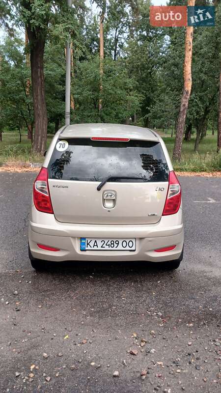 Хэтчбек Hyundai i10 2012 в Киеве