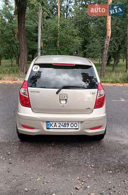 Хетчбек Hyundai i10 2012 в 