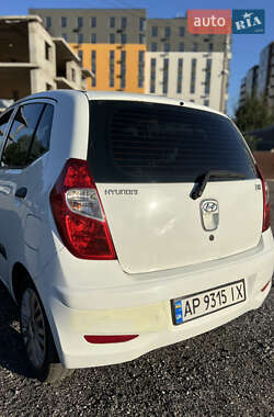 Хэтчбек Hyundai i10 2011 в 