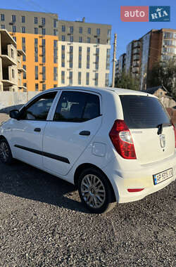 Хэтчбек Hyundai i10 2011 в 