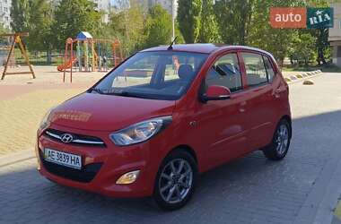 Хэтчбек Hyundai i10 2012 в 