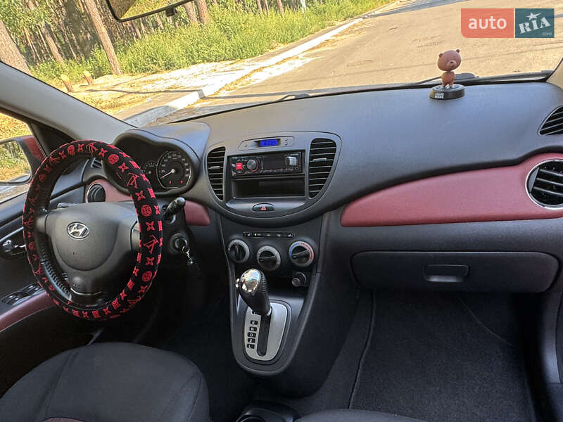 Хэтчбек Hyundai i10 2012 в Киеве