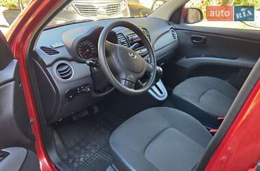 Хэтчбек Hyundai i10 2013 в 