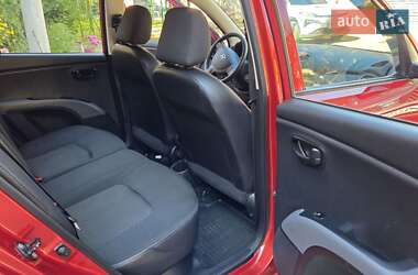 Хэтчбек Hyundai i10 2013 в 