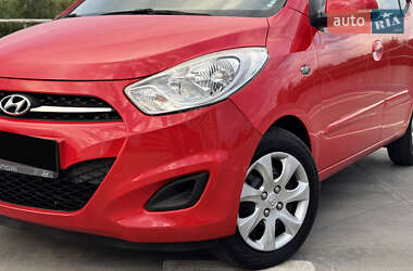 Хэтчбек Hyundai i10 2012 в 