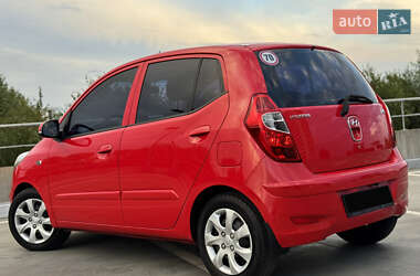 Хэтчбек Hyundai i10 2012 в 