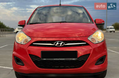Хэтчбек Hyundai i10 2012 в 