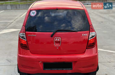 Хэтчбек Hyundai i10 2012 в 